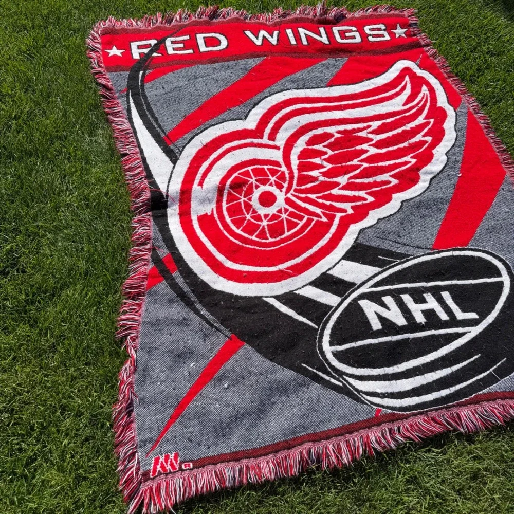 Detroit Red Wings NHL Woven Tapestry Throw Blanket Northwest Co Red Grey 41x56
